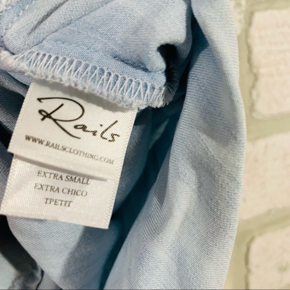 Rails Liv Light Vintage Wash Chambray Sleeveless Top Size XS - Picture 8 of 9